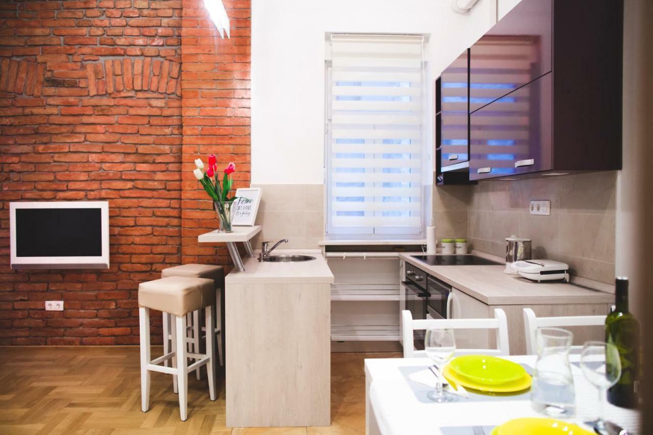 Clyra Apartment City Centar ザグレブ エクステリア 写真