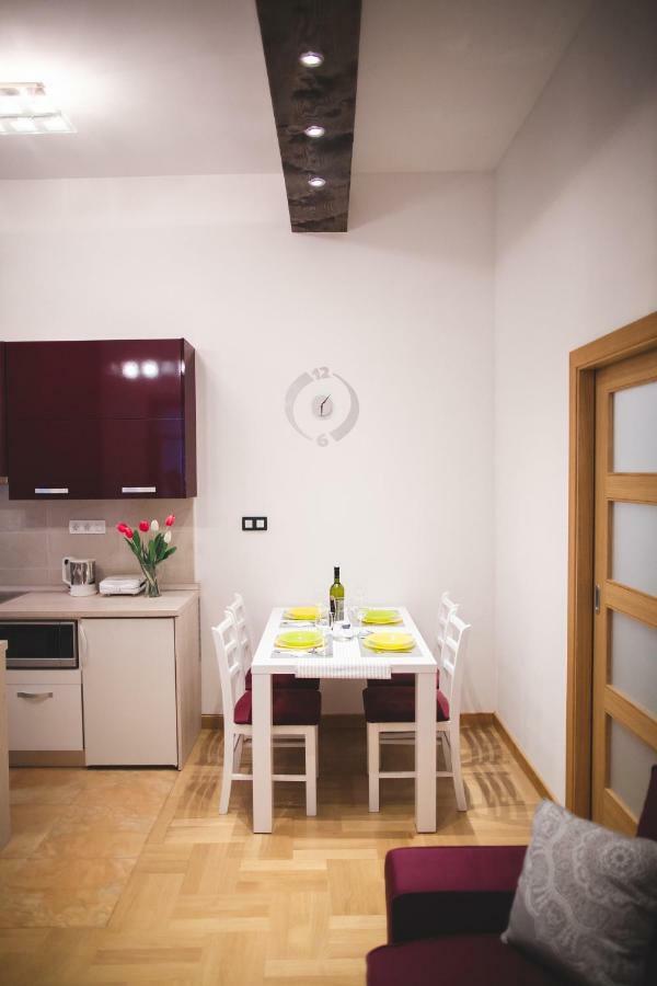 Clyra Apartment City Centar ザグレブ エクステリア 写真